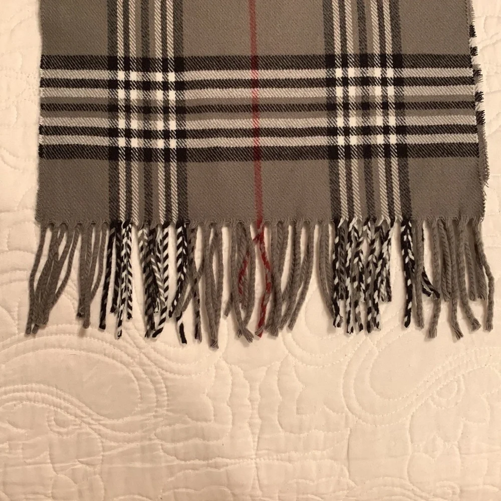 100% Cashmere Checkered Scarf Made in Scotland Unisex